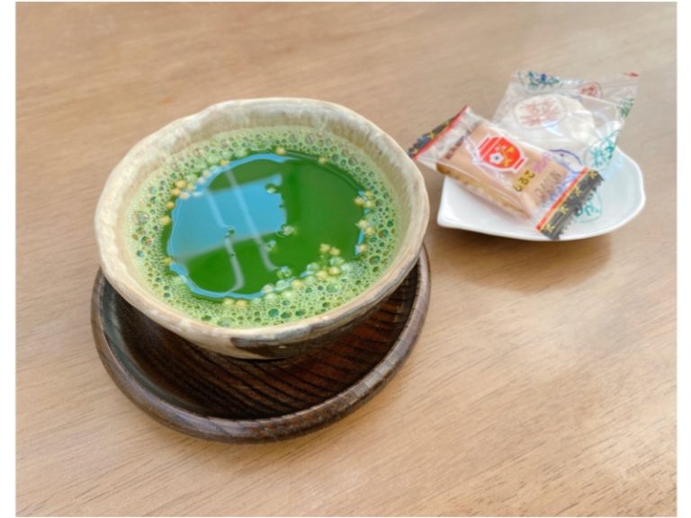 [清閑町店] 3月はうす茶あられ♪
