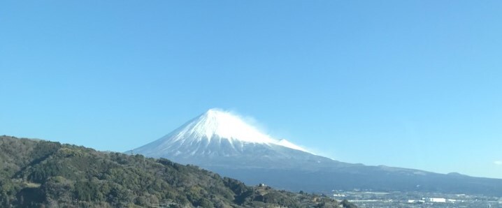 [富士宮ひばりが丘店] ようやく富士山に雪が積もりましたねー